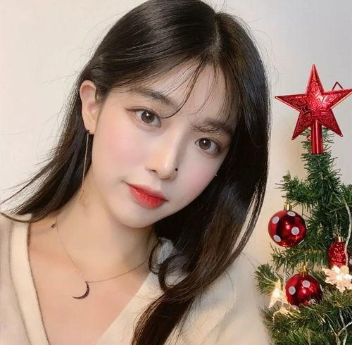 抖音上吃瓜女网红,揭秘网红圈幕后故事，带你领略网络红人的真实生活！”  第3张